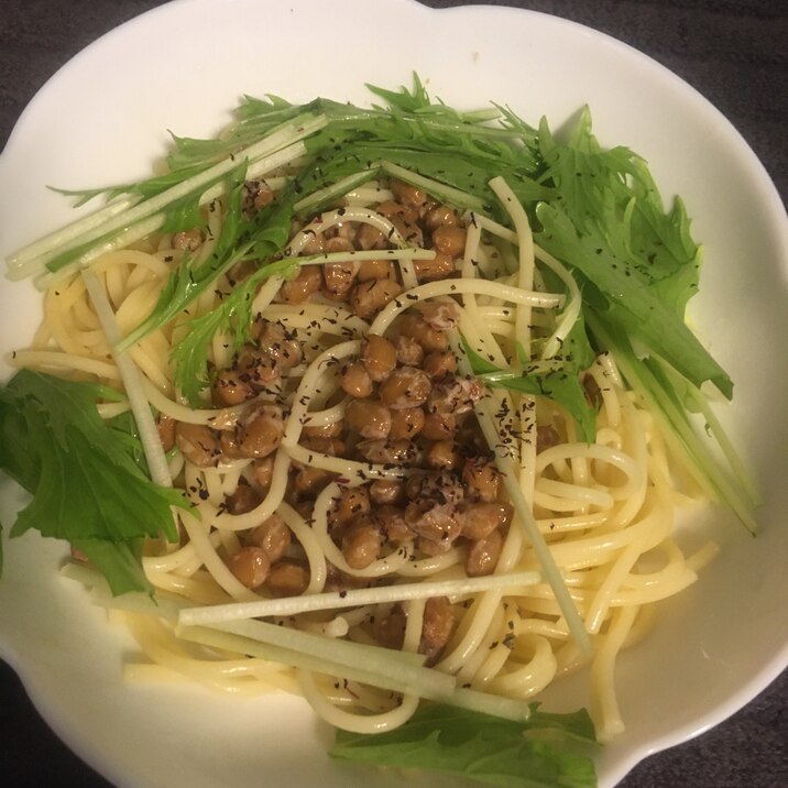 水菜と納豆、ゆかりペペロンチーノ